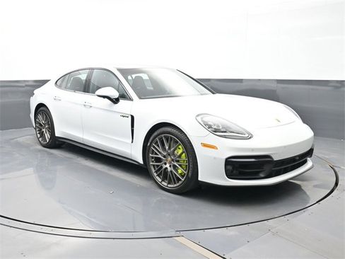 Used 2023 Porsche Panamera 4 image 25