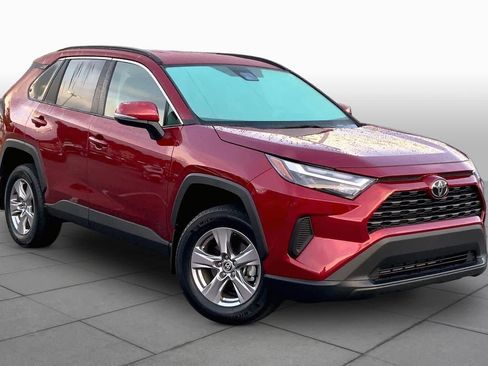 Used 2025 Toyota RAV4 XLE FWD image 3