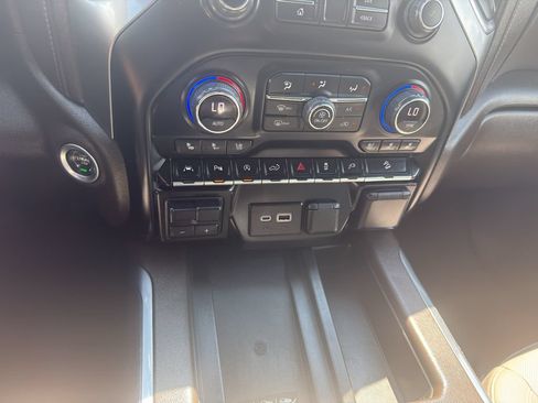 Used 2022 Chevrolet Silverado 1500 LTZ AWD/4WD image 21