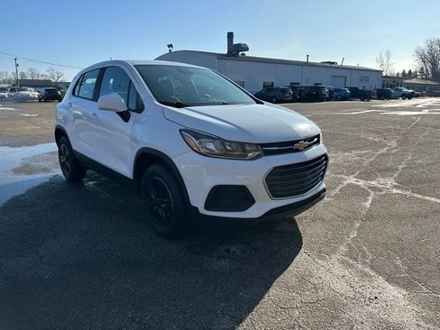 Used 2018 Chevrolet Trax LS image 7