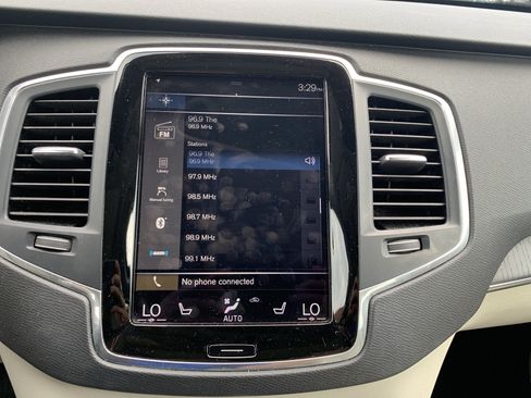 Used 2020 Volvo XC90 T5 Momentum w/ Protection Package Premier FWD image 23