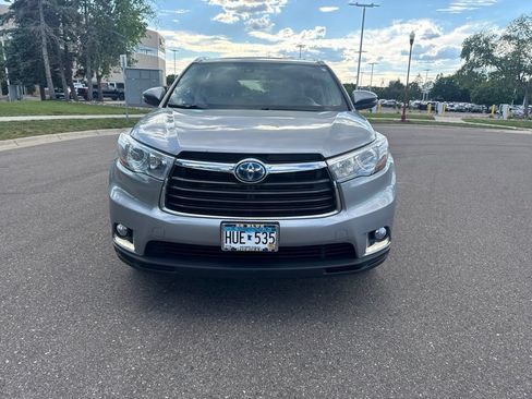Used 2016 Toyota Highlander Limited Platinum AWD/4WD image 3