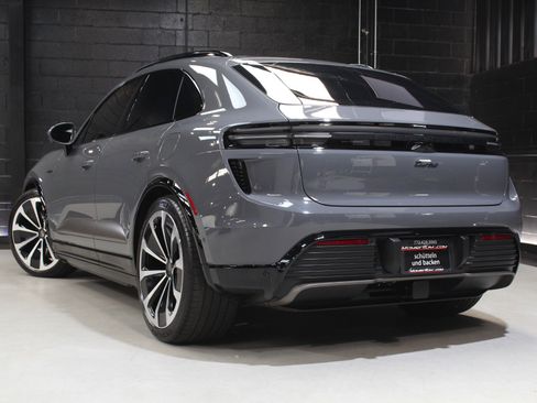 Used 2025 Porsche Macan Turbo Electric AWD/4WD image 15