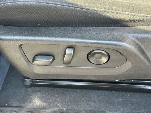 Used 2024 Chevrolet Colorado Trail Boss w/ Technology Package image 23