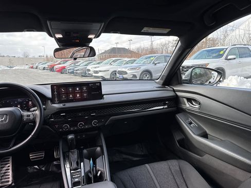 Used 2025 Honda Accord Sport image 36