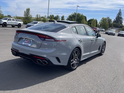 Used 2022 Kia Stinger GT2 AWD/4WD image 5