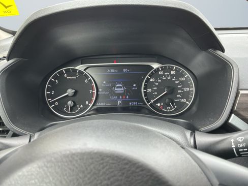 Used 2025 Nissan Altima 2.5 SV FWD image 12