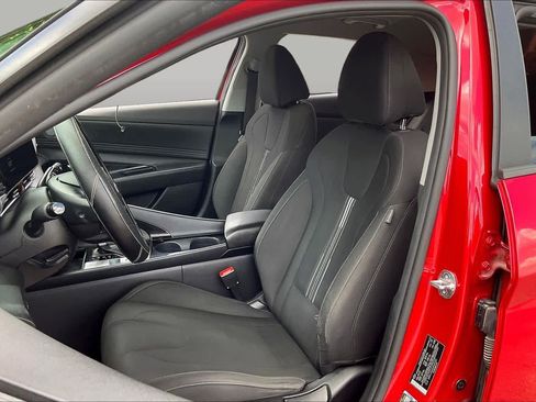 Used 2023 Hyundai Elantra SEL w/ Convenience Package FWD image 6