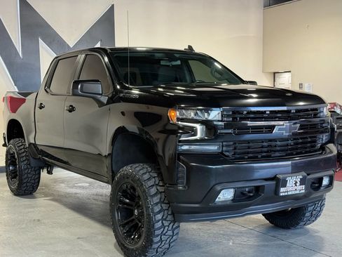 Used 2021 Chevrolet Silverado 1500 RST w/ LPO, Blackout Package AWD/4WD image 3