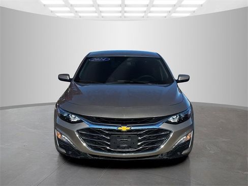 Used 2024 Chevrolet Malibu LT image 2