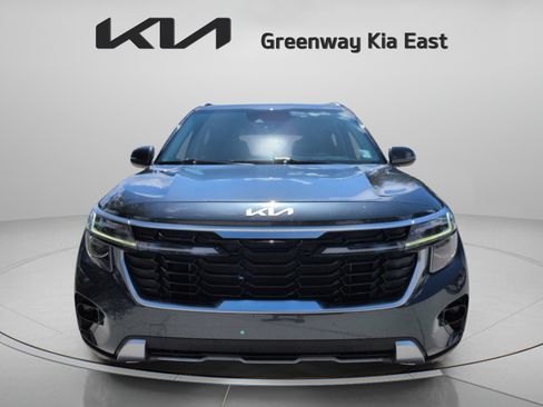 Used 2024 Kia Seltos EX FWD image 11
