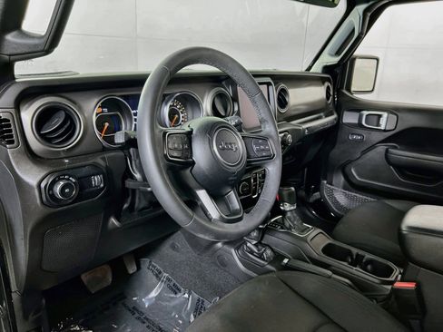 Used 2023 Jeep Wrangler Unlimited Sport w/ Sun And Sound Package AWD/4WD image 9