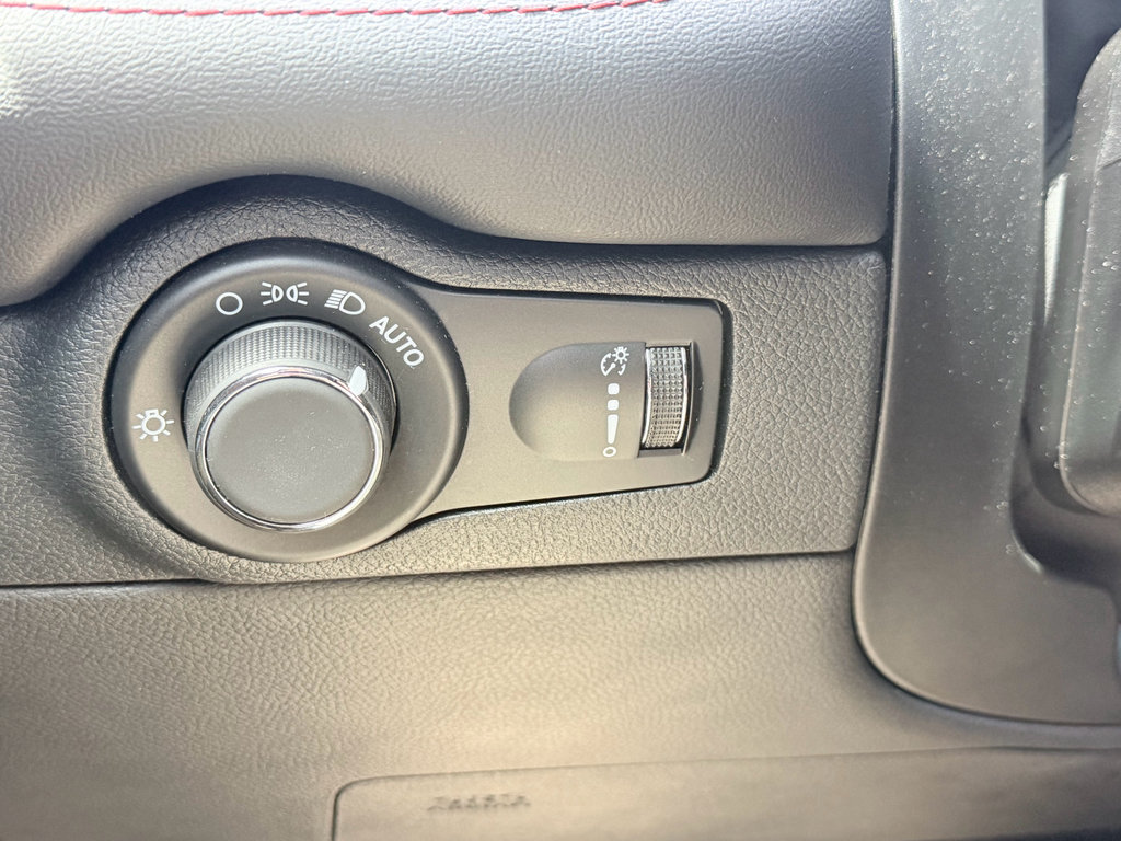 Used 2024 Dodge Durango R/T RWD image 13