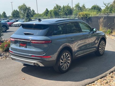 New 2025 Lincoln Corsair Reserve w/ Equipment Group 202A image 5