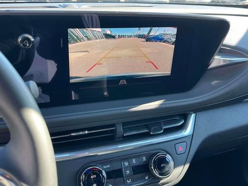 Used 2024 Buick Envista Preferred w/ Convenience I Package image 21