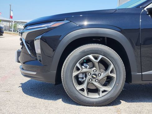 New 2026 Chevrolet Trax LT w/ Driver Confidence Package FWD image 5