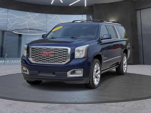 Used 2020 GMC Yukon XL Denali w/ Denali Ultimate Package AWD/4WD image 2