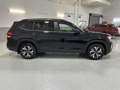 New 2026 Volkswagen Atlas SE image 10