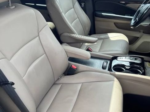 Used 2016 Honda Pilot Touring image 18