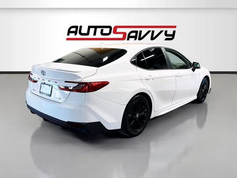 Used 2025 Toyota Camry SE FWD image 7