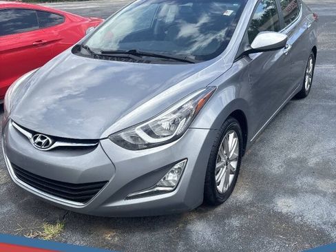 Used 2015 Hyundai Elantra SE w/ Option Group 02 FWD image 1
