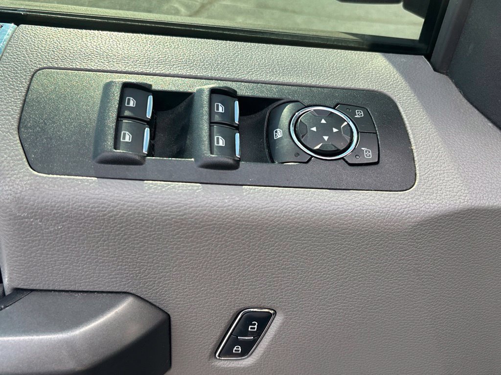 Used 2016 Ford F150 XLT w/ Equipment Group 302A Luxury AWD/4WD image 8