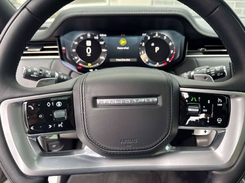 Used 2025 Land Rover Range Rover Long Wheelbase SE AWD/4WD image 28
