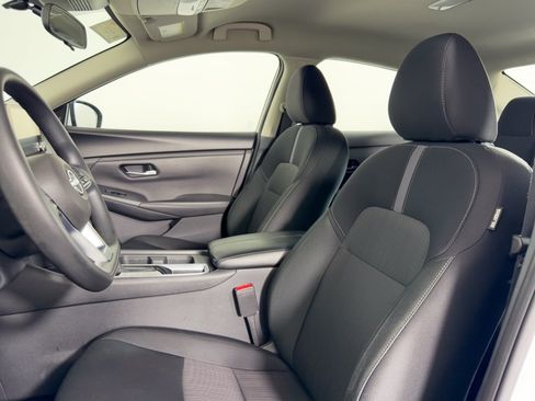 Used 2025 Nissan Sentra SV FWD image 5
