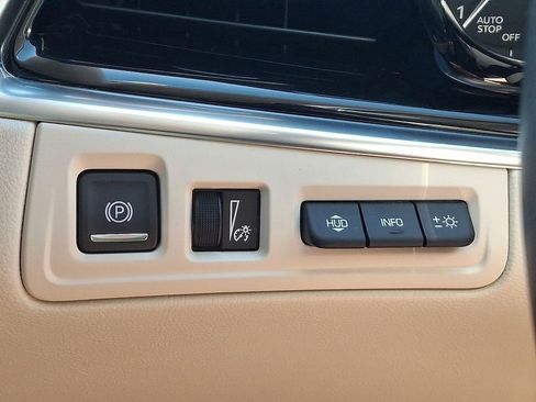 Certified 2023 Cadillac XT6 Premium Luxury w/ Technology Package AWD/4WD image 20