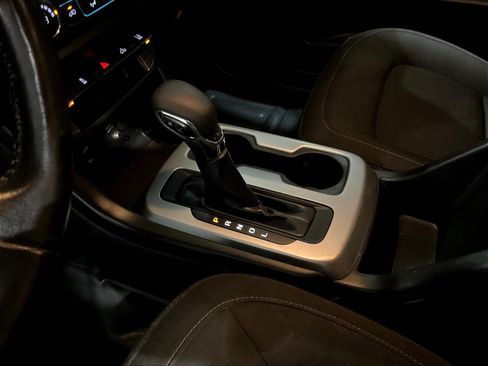 Used 2022 Chevrolet Colorado LT w/ Fleet Safety Package RWD image 18