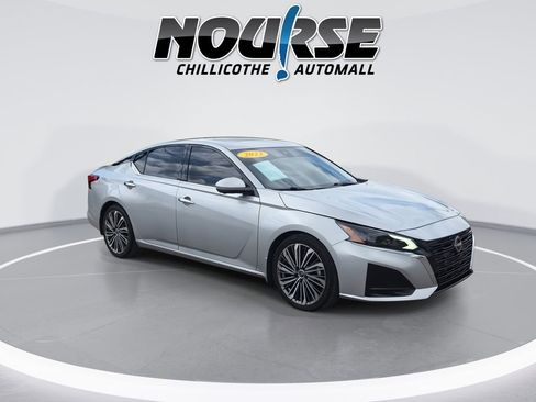 Used 2023 Nissan Altima 2.5 SL FWD image 2