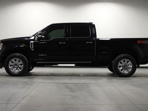 Used 2022 Ford F250 Platinum w/ FX4 Off-Road Package image 7