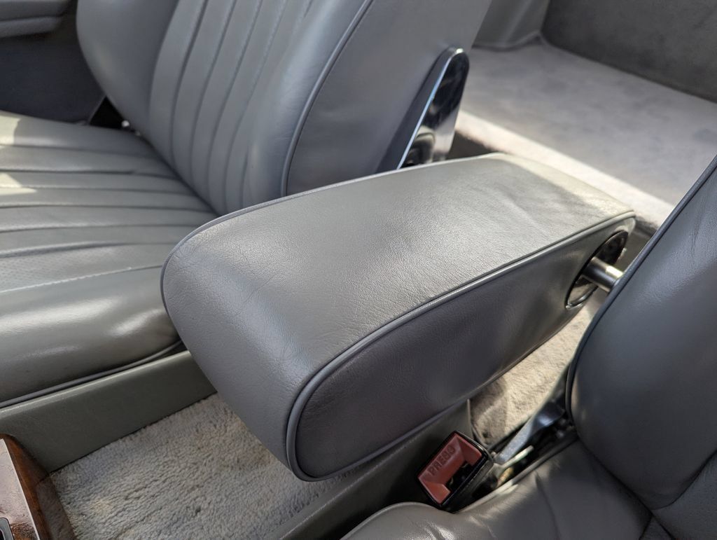 Used 1987 Mercedes-Benz 560 SL image 30