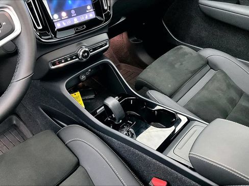 Certified 2023 Volvo XC40 Recharge Plus AWD/4WD image 18