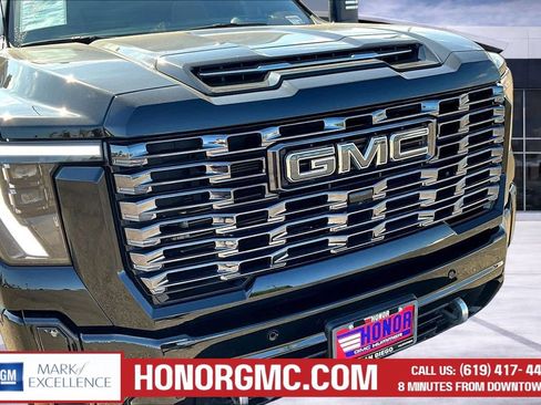 Used 2025 GMC Sierra 3500 Denali Ultimate AWD/4WD image 34