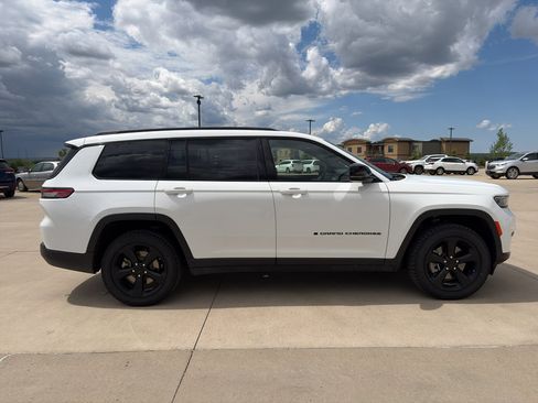 Used 2023 Jeep Grand Cherokee L Laredo AWD/4WD image 1