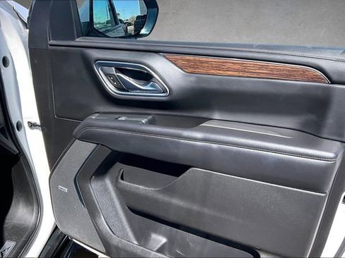Used 2021 Chevrolet Suburban High Country AWD/4WD image 18