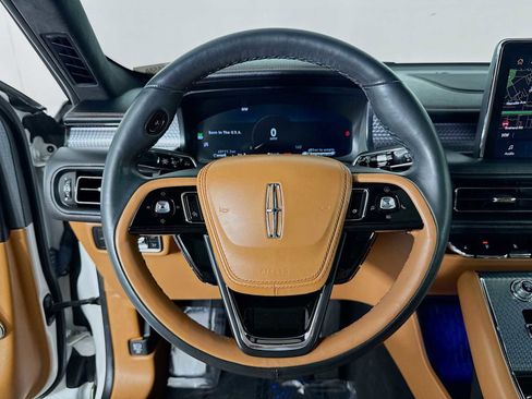 Used 2023 Lincoln Aviator Black Label w/ Dynamic Handling Package image 12