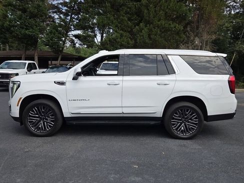 Used 2025 GMC Yukon Denali w/ LPO, Illumination Package RWD image 5