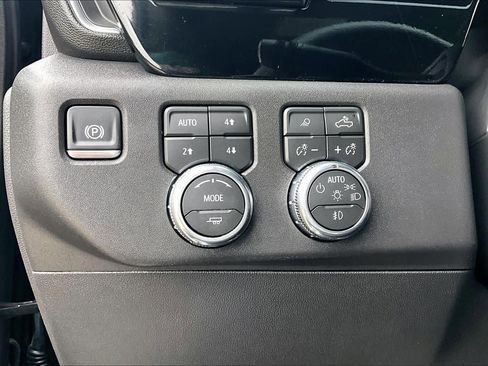 Used 2026 GMC Sierra 1500 SLT AWD/4WD image 36