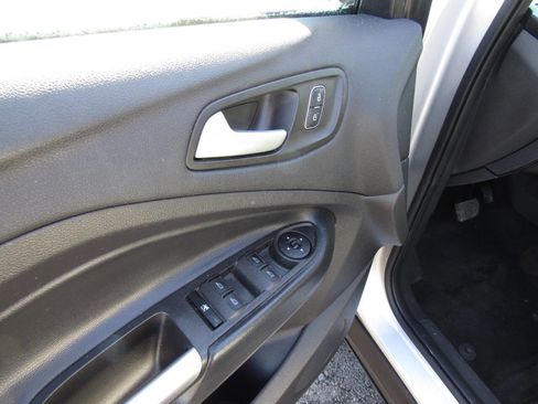 Used 2018 Ford Escape SE w/ Ford Safe & Smart Package image 22