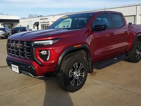 Used 2025 GMC Canyon AT4 w/ Technology Plus Package image 4