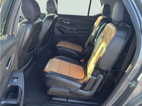 Used 2020 Chevrolet Traverse LT FWD image 25