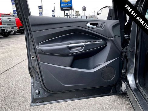 Used 2018 Ford Escape SE image 19