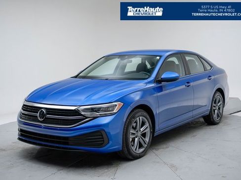 Used 2024 Volkswagen Jetta SE image 1