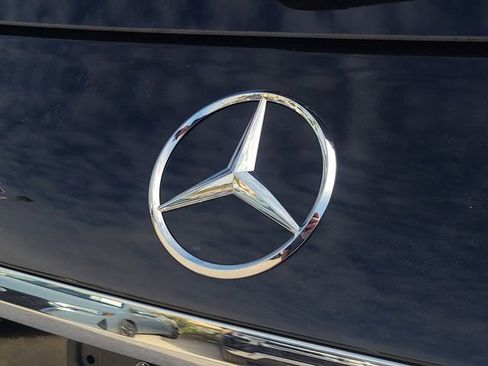 Used 2025 Mercedes-Benz GLE 350 4MATIC image 9