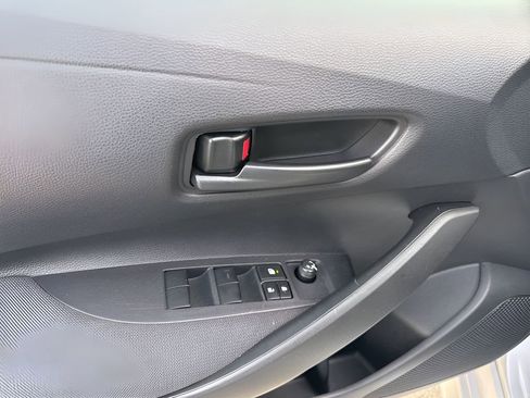 Used 2025 Toyota Corolla LE image 23