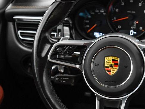 Used 2021 Porsche Macan image 13