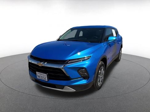 Used 2026 Chevrolet Blazer LT FWD image 7