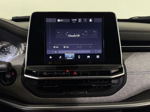 Used 2025 Jeep Compass Latitude AWD/4WD image 19
